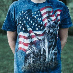 Vintage Wolf and American Flag Tee